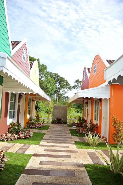 Color Ville Hotel Sha Certified Sakon Nakhon Exterior photo