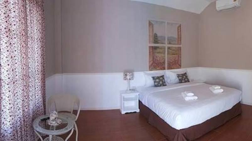 Color Ville Hotel Sha Certified Sakon Nakhon Room photo