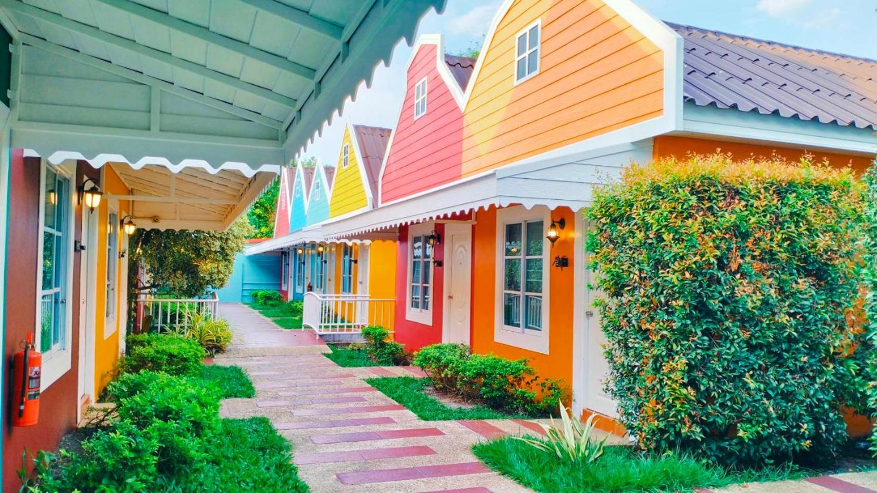 Color Ville Hotel Sha Certified Sakon Nakhon Exterior photo
