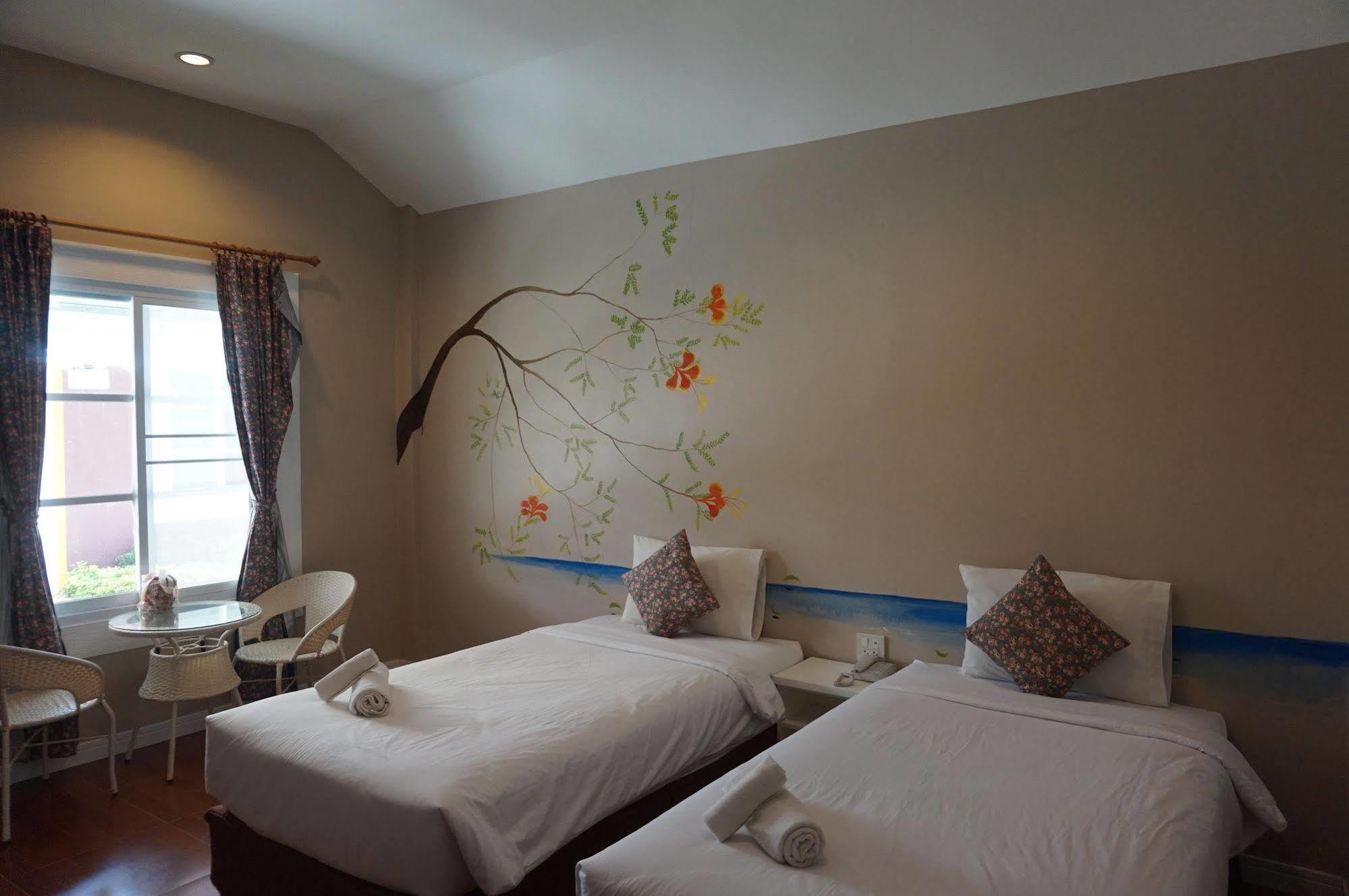 Color Ville Hotel Sha Certified Sakon Nakhon Exterior photo