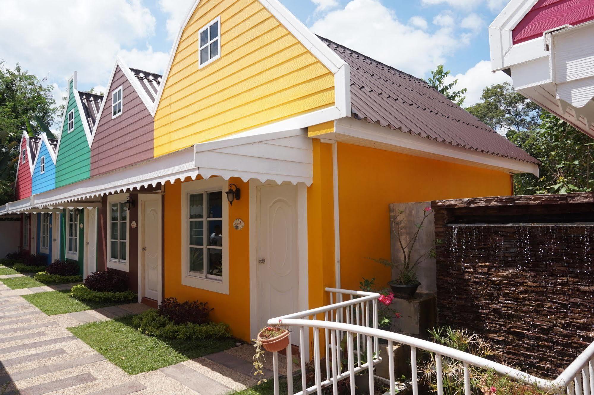 Color Ville Hotel Sha Certified Sakon Nakhon Exterior photo