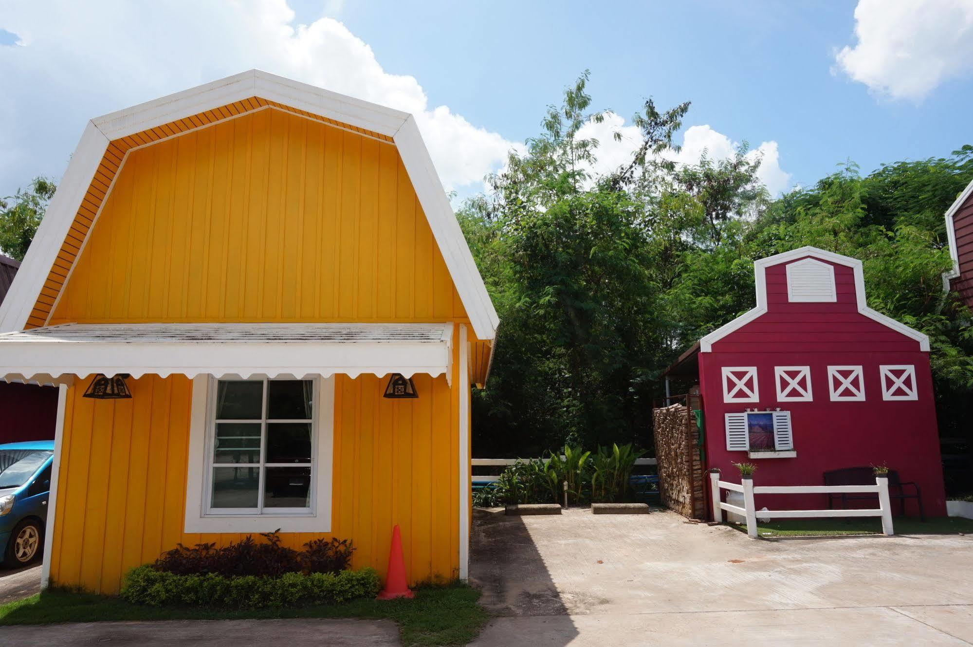 Color Ville Hotel Sha Certified Sakon Nakhon Exterior photo