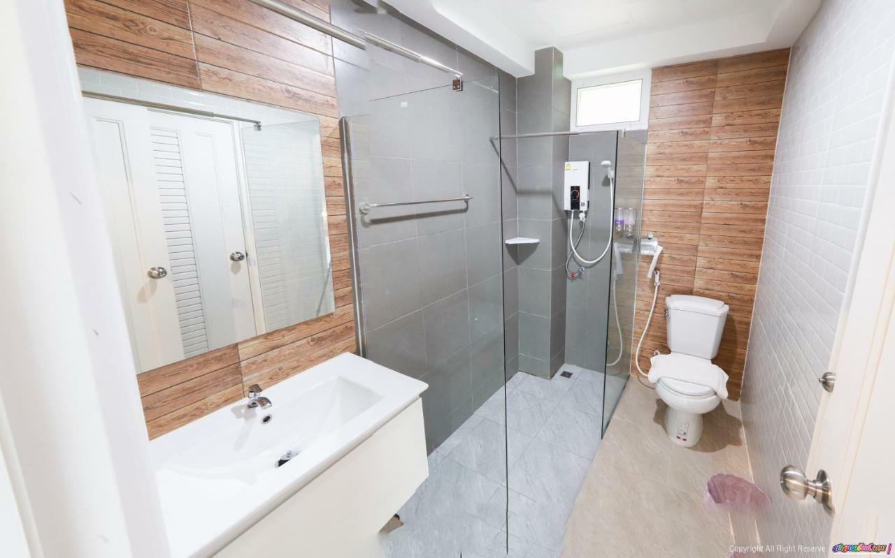 Color Ville Hotel Sha Certified Sakon Nakhon Exterior photo