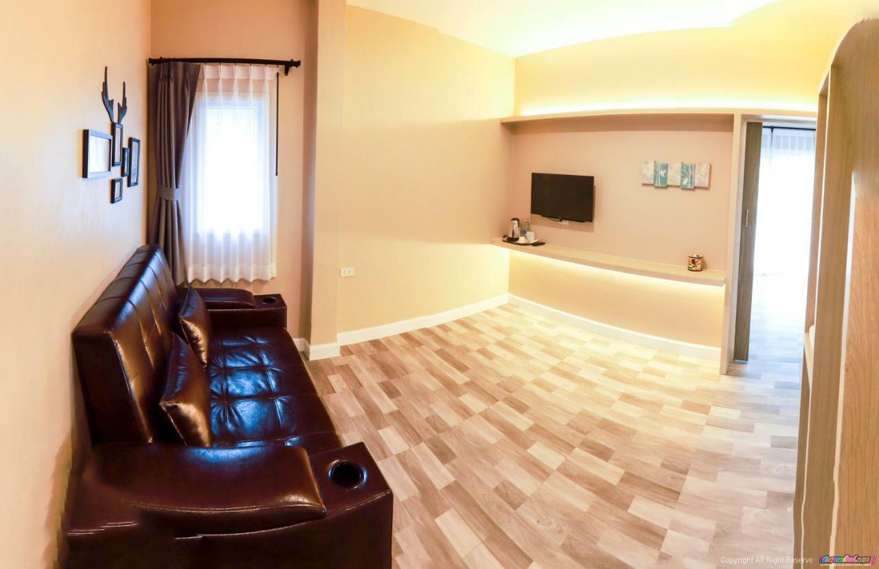 Color Ville Hotel Sha Certified Sakon Nakhon Exterior photo